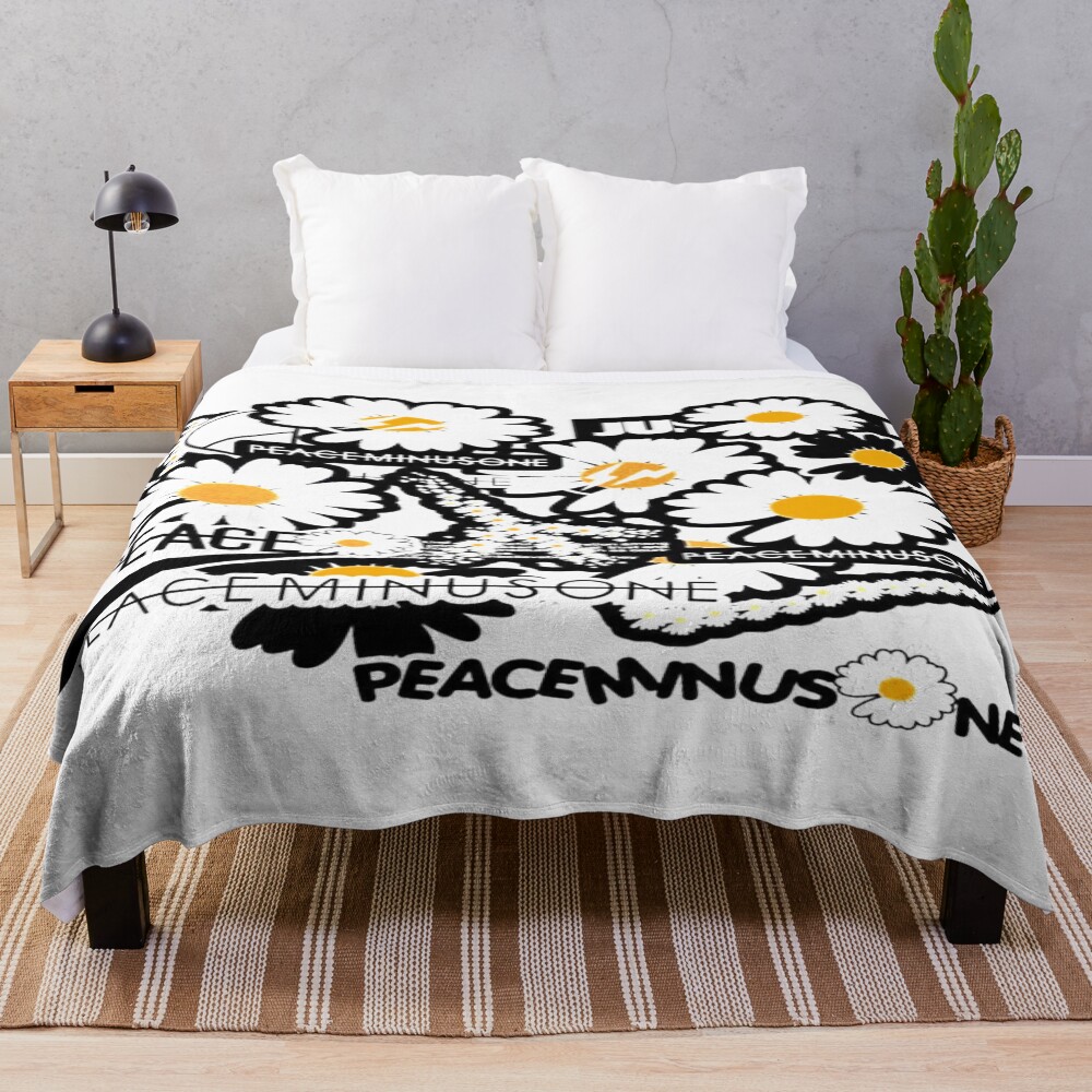 Kpop G Dragon Peaceminusone Daisy Classic Throw Blanket
